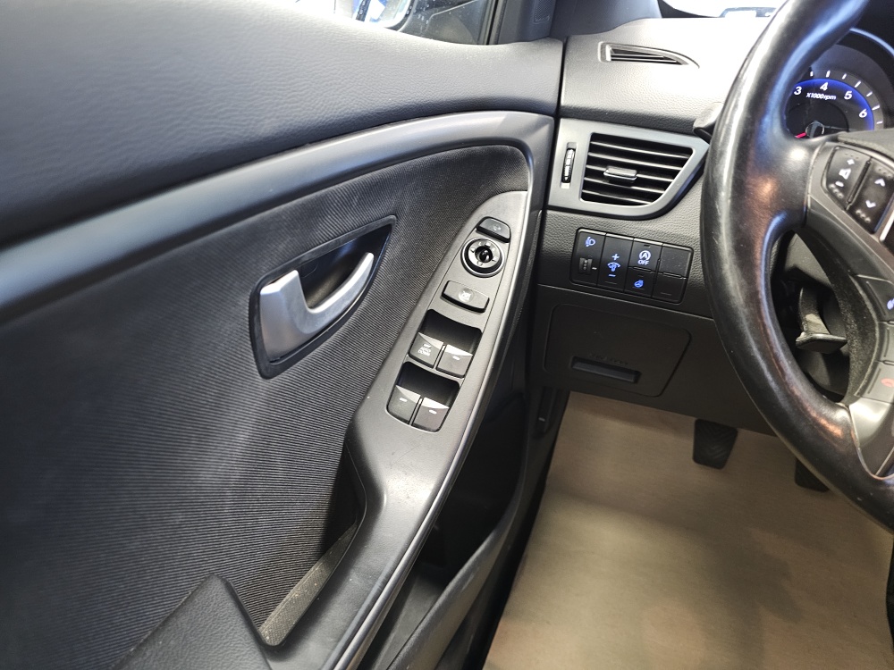 Hyundai i30 Kombi  bei Hoffmann Automobile in Wolfsburg kaufen und sofort mitnehmen - Bild 11