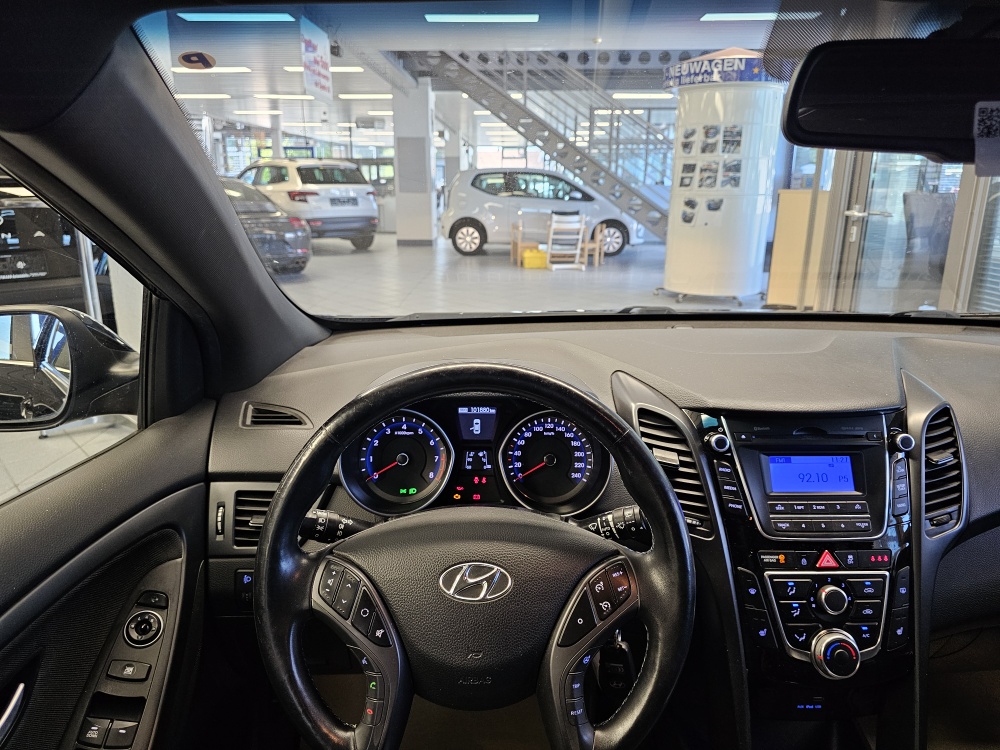 Hyundai i30 Kombi  bei Hoffmann Automobile in Wolfsburg kaufen und sofort mitnehmen - Bild 12