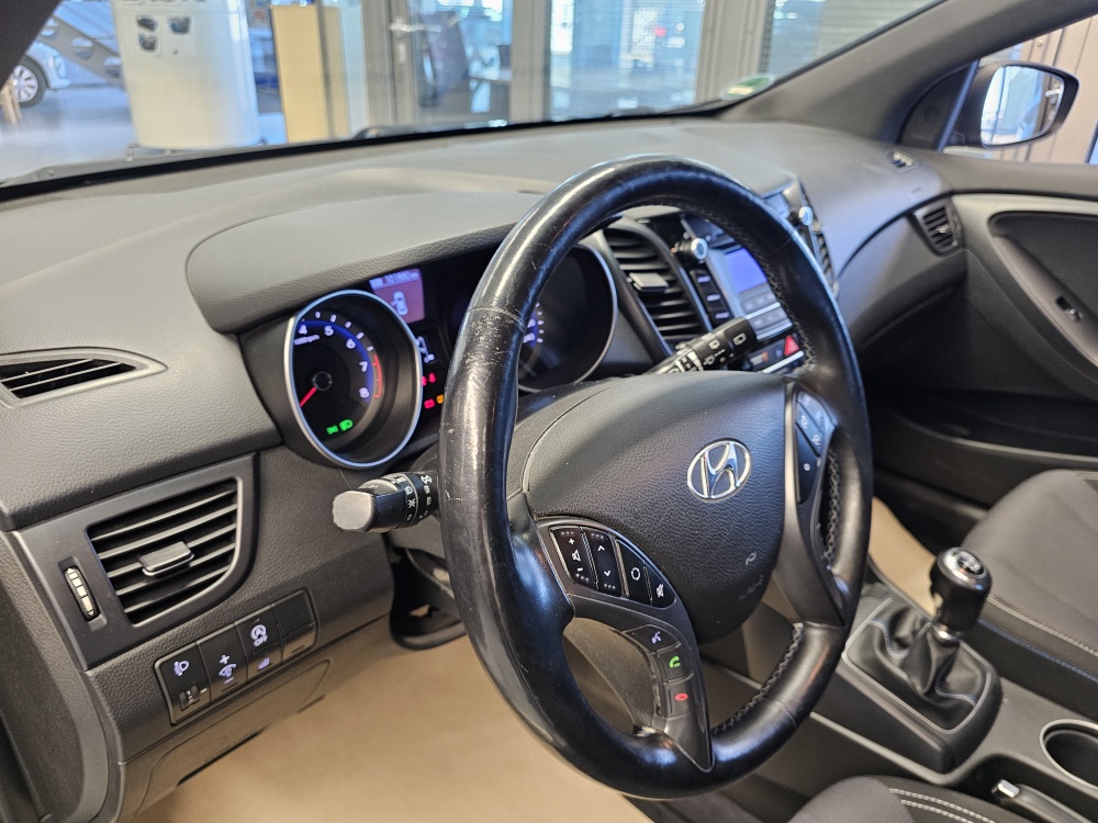 Hyundai i30 Kombi  bei Hoffmann Automobile in Wolfsburg kaufen und sofort mitnehmen - Bild 13