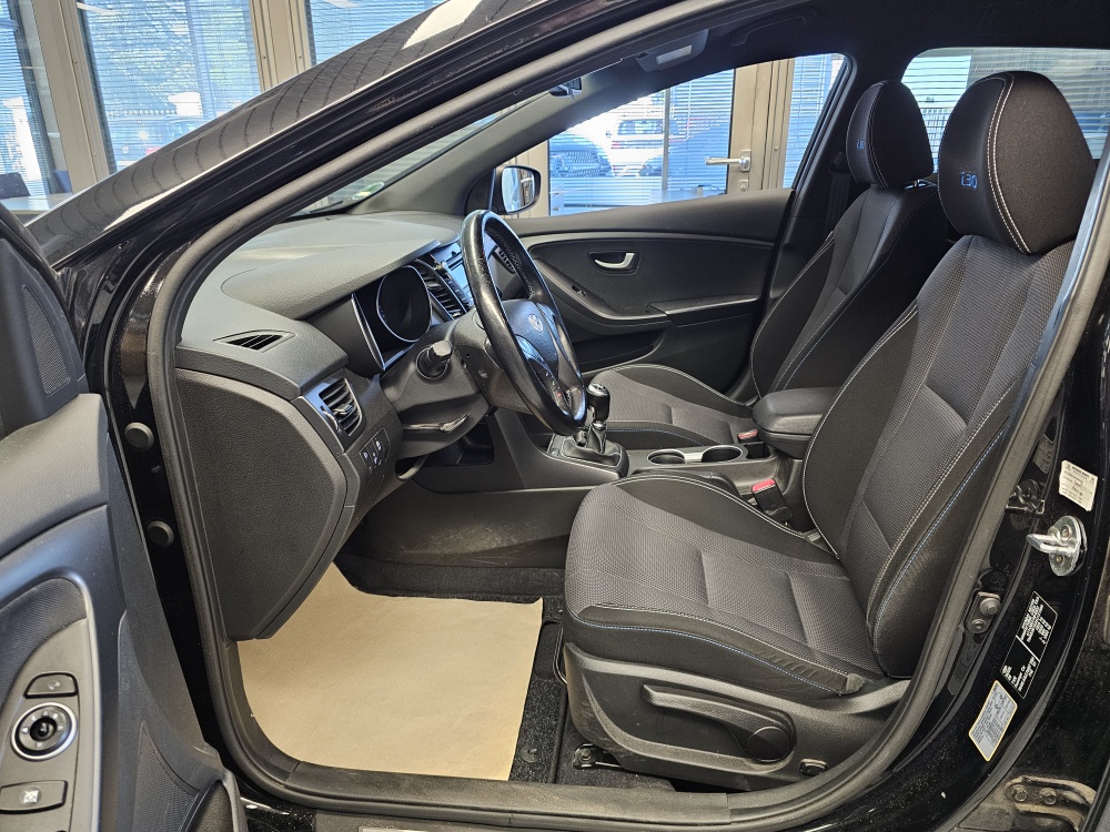 Hyundai i30 Kombi  bei Hoffmann Automobile in Wolfsburg kaufen und sofort mitnehmen - Bild 14