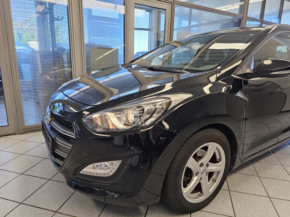 Hyundai i30 Kombi  bei Hoffmann Automobile in Wolfsburg kaufen und sofort mitnehmen - Bild 17