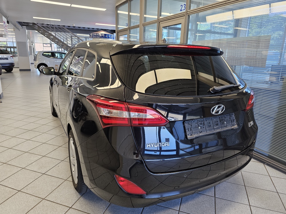 Hyundai i30 Kombi  bei Hoffmann Automobile in Wolfsburg kaufen und sofort mitnehmen - Bild 3