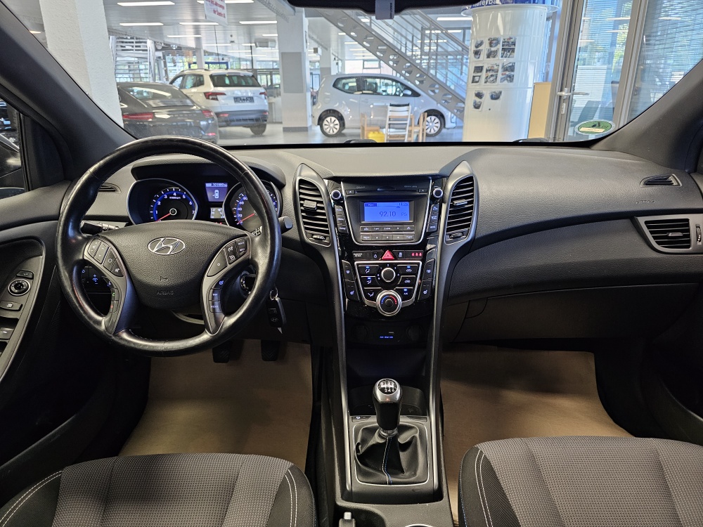 Hyundai i30 Kombi  bei Hoffmann Automobile in Wolfsburg kaufen und sofort mitnehmen - Bild 5