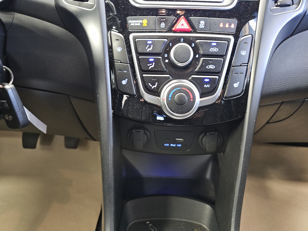 Hyundai i30 Kombi  bei Hoffmann Automobile in Wolfsburg kaufen und sofort mitnehmen - Bild 7
