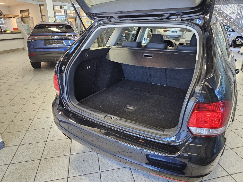 VW Golf Variant  bei Hoffmann Automobile in Wolfsburg kaufen und sofort mitnehmen - Bild 2