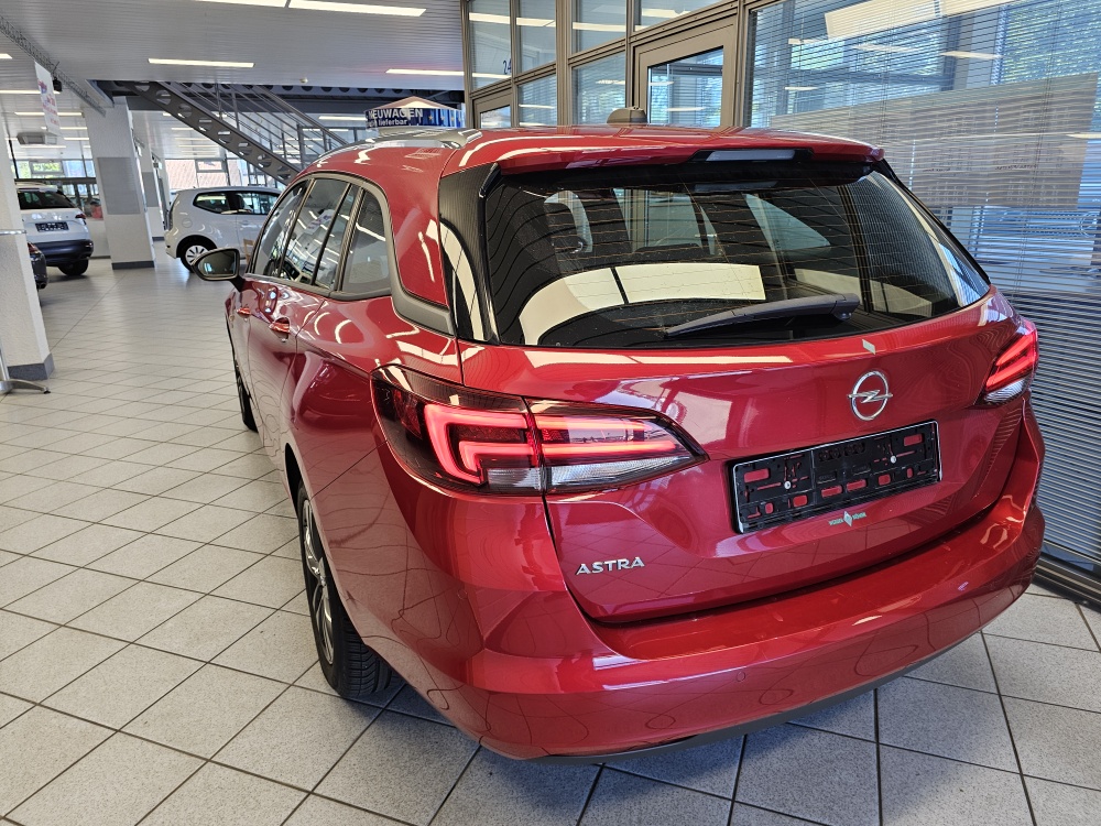 Opel Astra Sports Tourer  bei Hoffmann Automobile in Wolfsburg kaufen und sofort mitnehmen - Bild 4