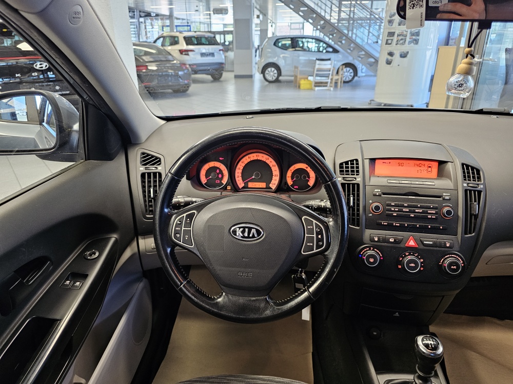 Kia Ceed  bei Hoffmann Automobile in Wolfsburg kaufen und sofort mitnehmen - Bild 12
