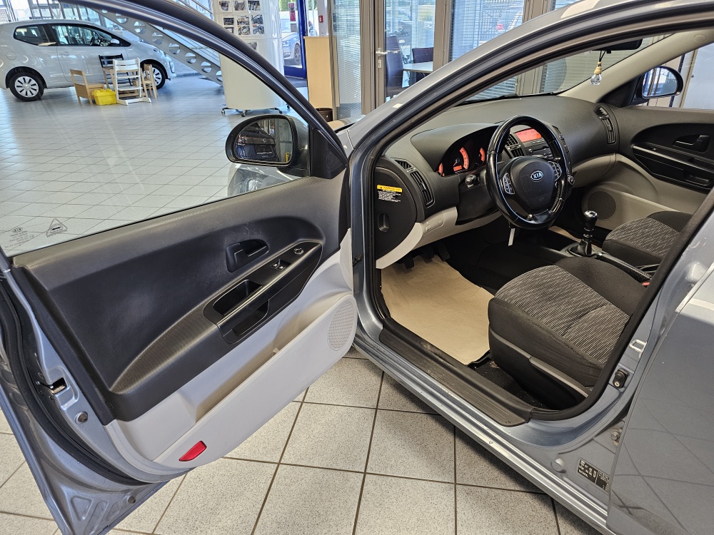 Kia Ceed  bei Hoffmann Automobile in Wolfsburg kaufen und sofort mitnehmen - Bild 15