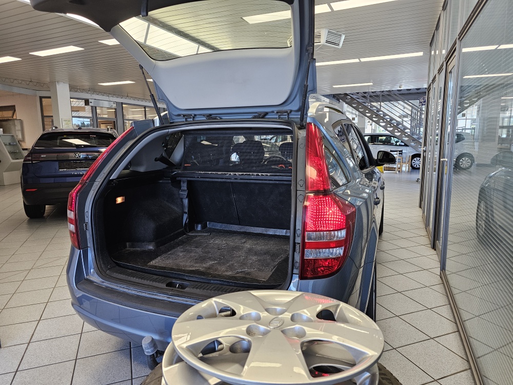 Kia Ceed  bei Hoffmann Automobile in Wolfsburg kaufen und sofort mitnehmen - Bild 2