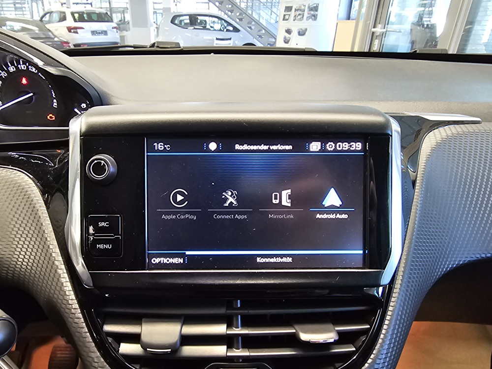Peugeot 2008  bei Hoffmann Automobile in Wolfsburg kaufen und sofort mitnehmen - Bild 11