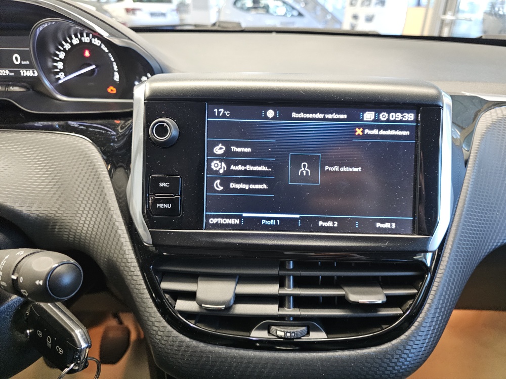Peugeot 2008  bei Hoffmann Automobile in Wolfsburg kaufen und sofort mitnehmen - Bild 12