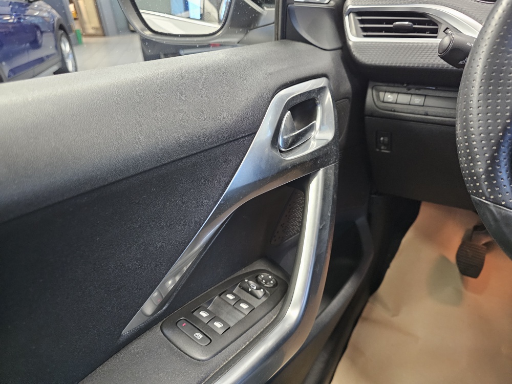 Peugeot 2008  bei Hoffmann Automobile in Wolfsburg kaufen und sofort mitnehmen - Bild 16