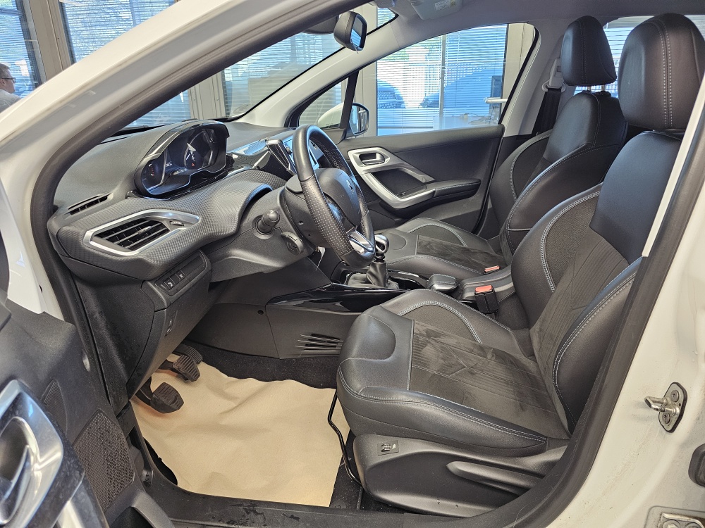 Peugeot 2008  bei Hoffmann Automobile in Wolfsburg kaufen und sofort mitnehmen - Bild 19
