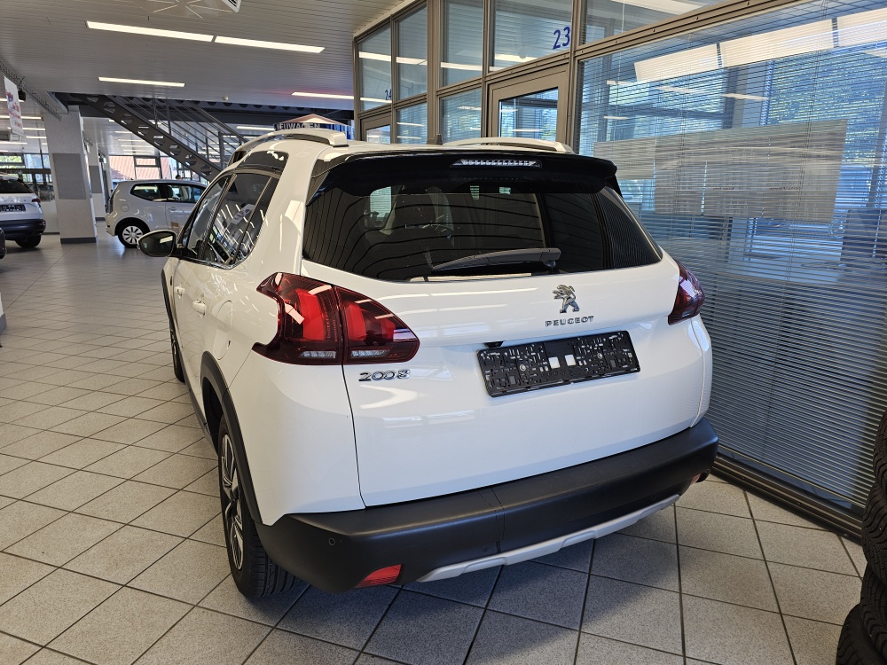 Peugeot 2008  bei Hoffmann Automobile in Wolfsburg kaufen und sofort mitnehmen - Bild 4