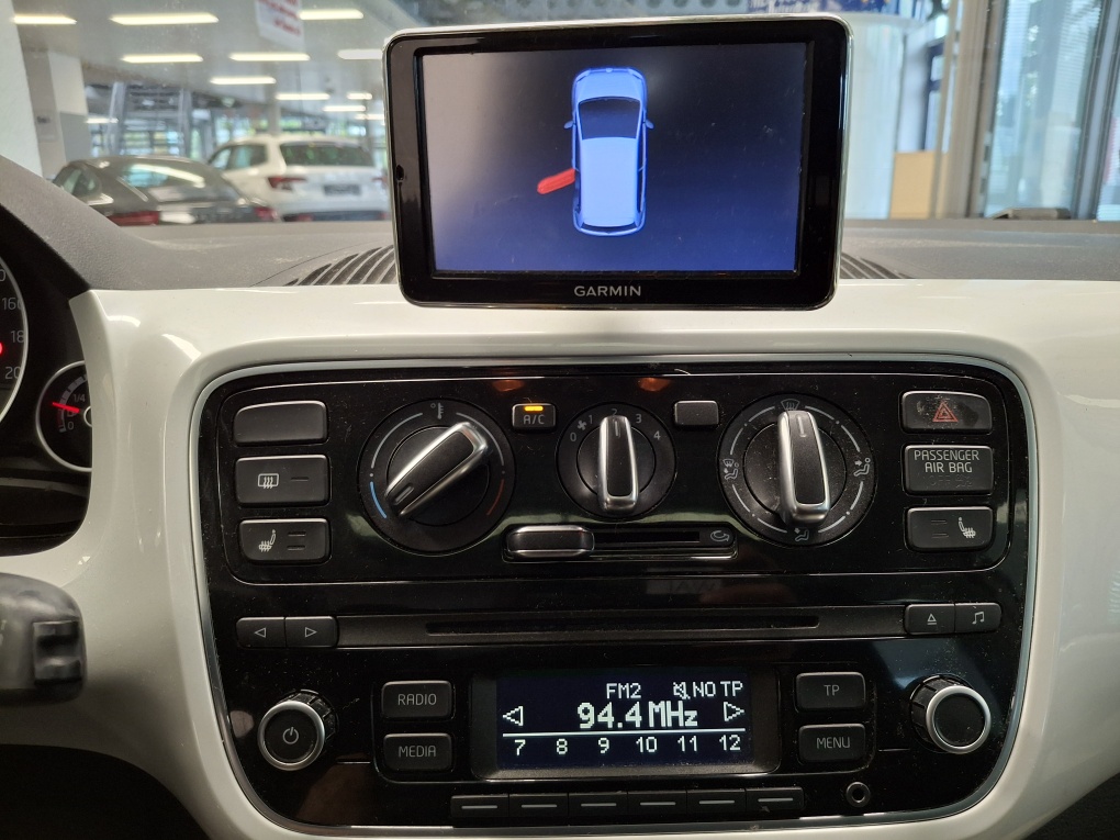 VW up!  bei Hoffmann Automobile in Wolfsburg kaufen und sofort mitnehmen - Bild 8