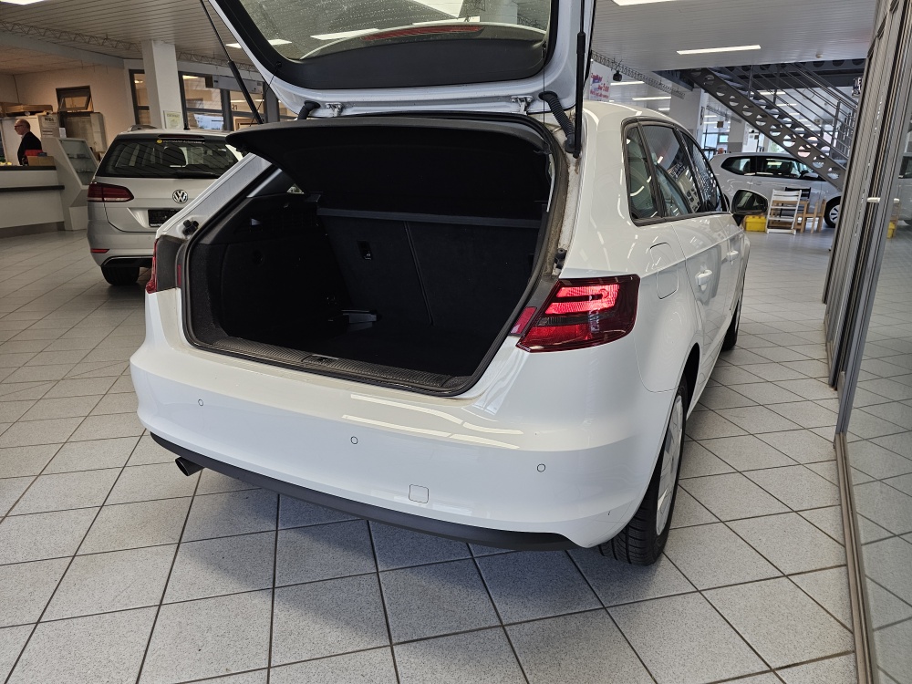 Audi A3 Sportback  bei Hoffmann Automobile in Wolfsburg kaufen und sofort mitnehmen - Bild 2