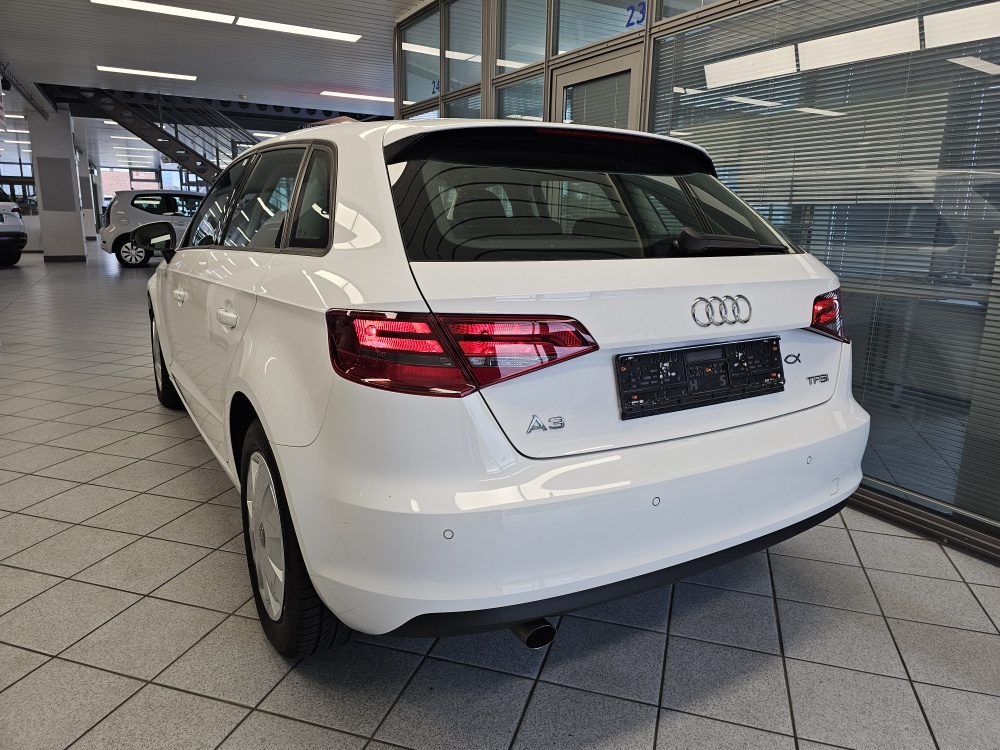 Audi A3 Sportback  bei Hoffmann Automobile in Wolfsburg kaufen und sofort mitnehmen - Bild 3