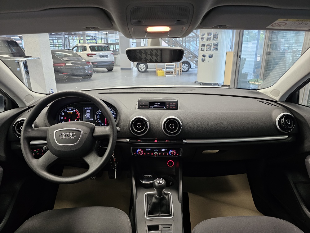 Audi A3 Sportback  bei Hoffmann Automobile in Wolfsburg kaufen und sofort mitnehmen - Bild 5