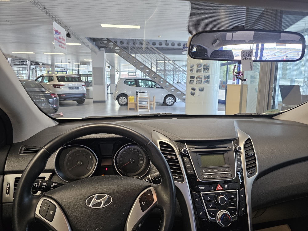 Hyundai i30 Kombi  bei Hoffmann Automobile in Wolfsburg kaufen und sofort mitnehmen - Bild 12