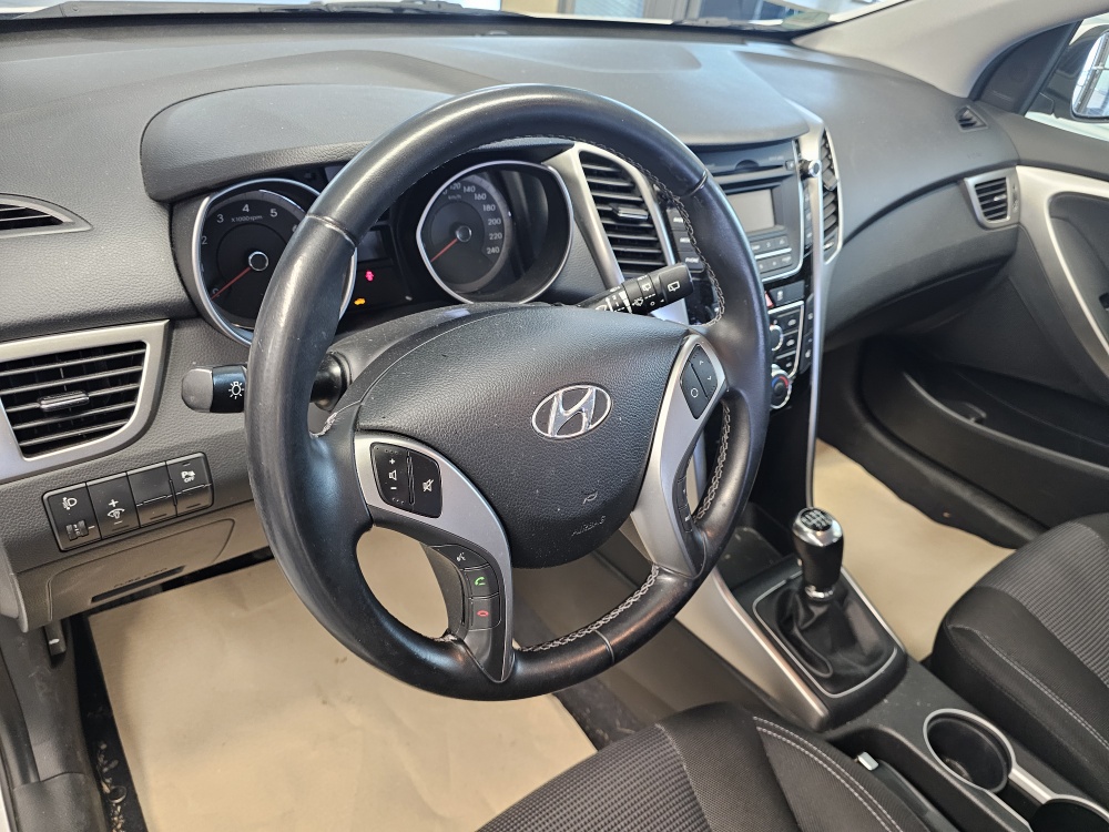 Hyundai i30 Kombi  bei Hoffmann Automobile in Wolfsburg kaufen und sofort mitnehmen - Bild 14