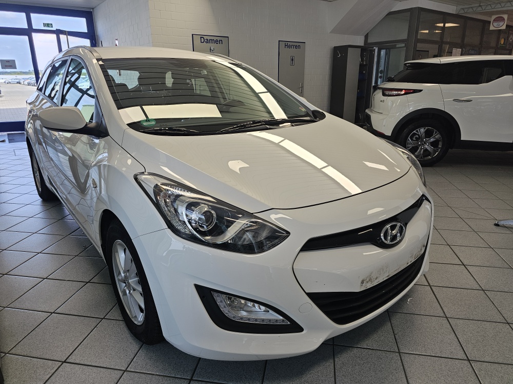 Hyundai i30 Kombi  bei Hoffmann Automobile in Wolfsburg kaufen und sofort mitnehmen - Bild 17
