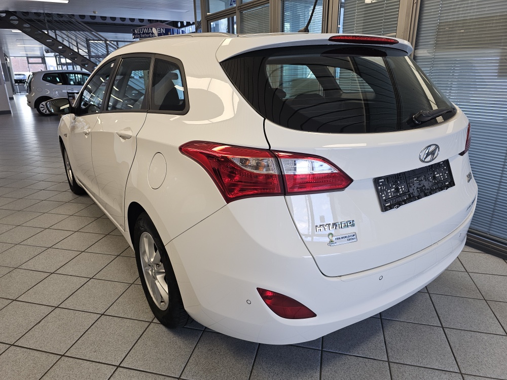 Hyundai i30 Kombi  bei Hoffmann Automobile in Wolfsburg kaufen und sofort mitnehmen - Bild 3