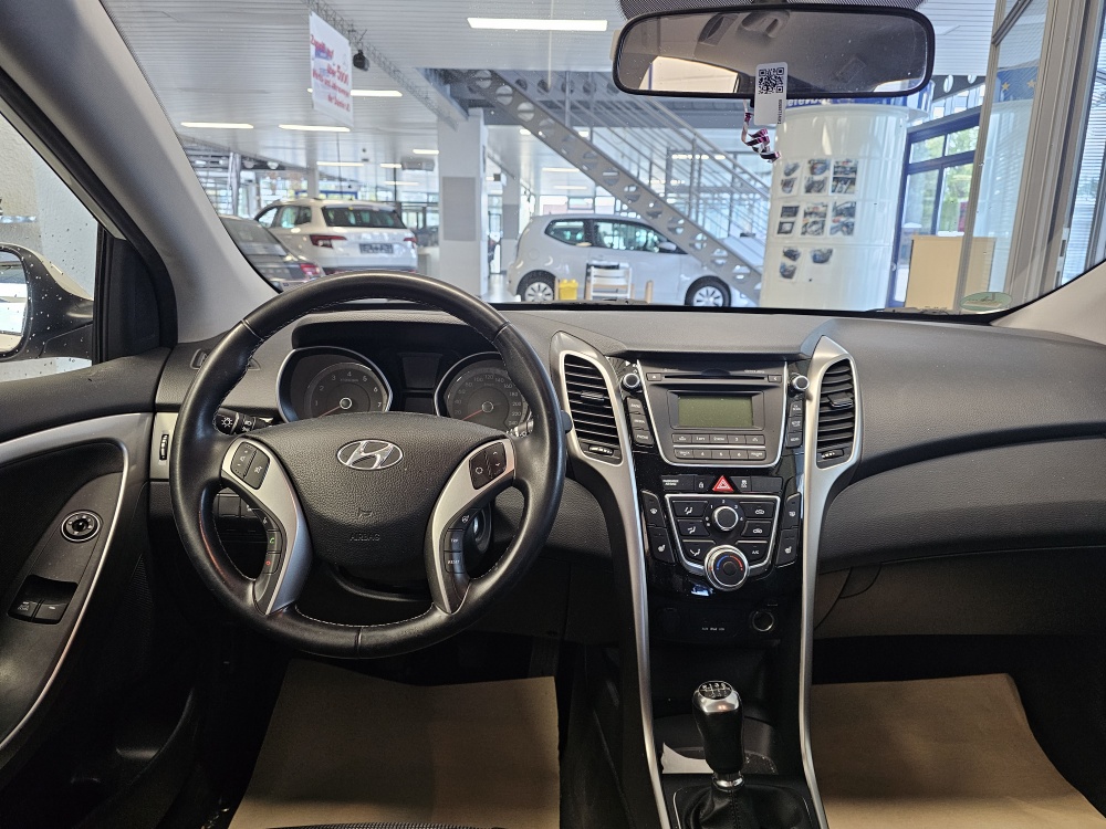 Hyundai i30 Kombi  bei Hoffmann Automobile in Wolfsburg kaufen und sofort mitnehmen - Bild 5