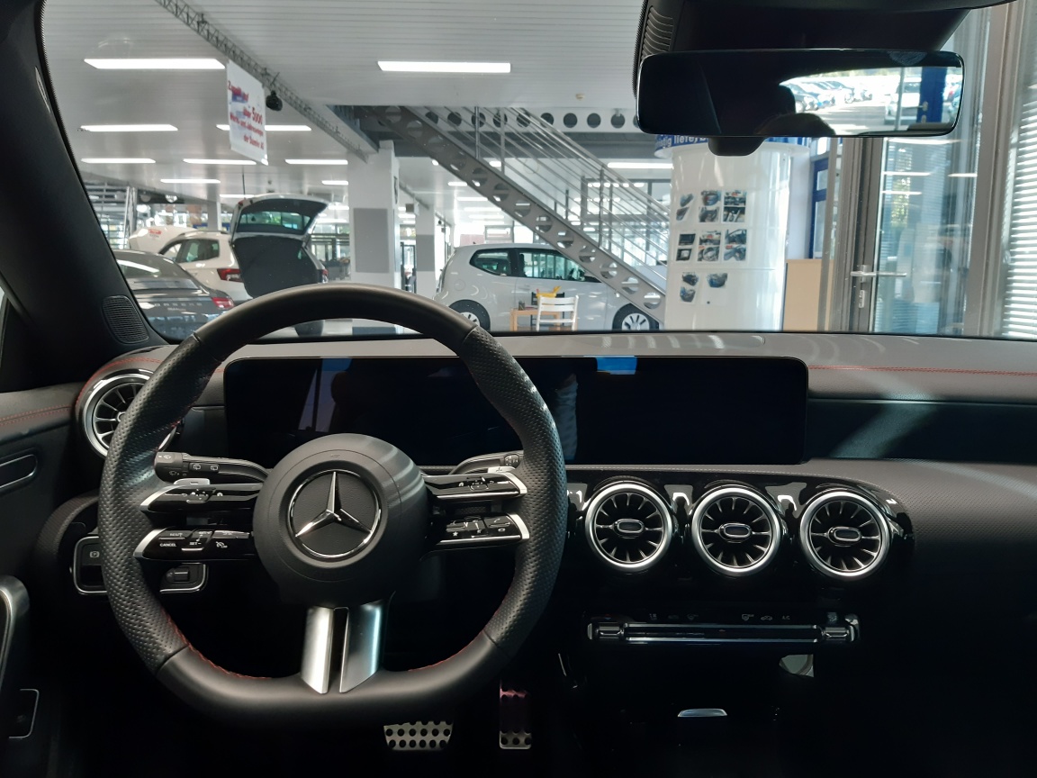 Mercedes-Benz CLA 200 Shooting Brake  bei Hoffmann Automobile in Wolfsburg kaufen und sofort mitnehmen - Bild 4