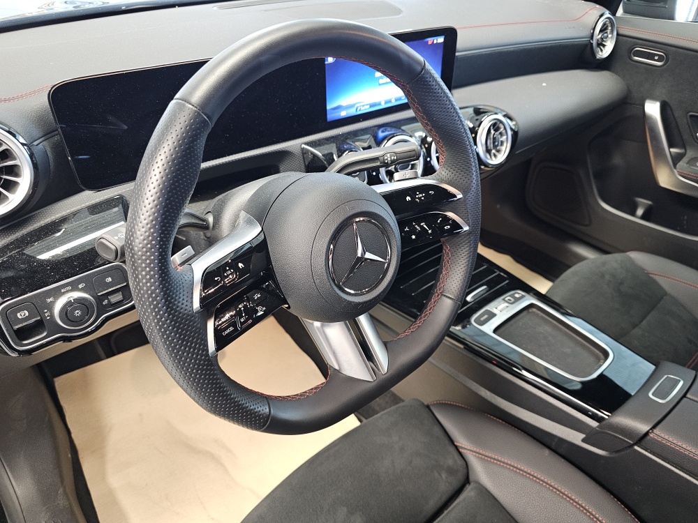 Mercedes-Benz CLA 200 Shooting Brake  bei Hoffmann Automobile in Wolfsburg kaufen und sofort mitnehmen - Bild 13