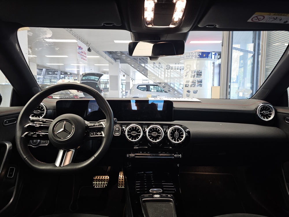 Mercedes-Benz CLA 200 Shooting Brake  bei Hoffmann Automobile in Wolfsburg kaufen und sofort mitnehmen - Bild 3