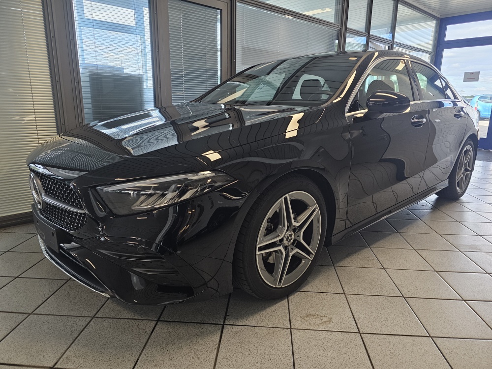Mercedes-Benz A 180  bei Hoffmann Automobile in Wolfsburg kaufen und sofort mitnehmen - Bild 1