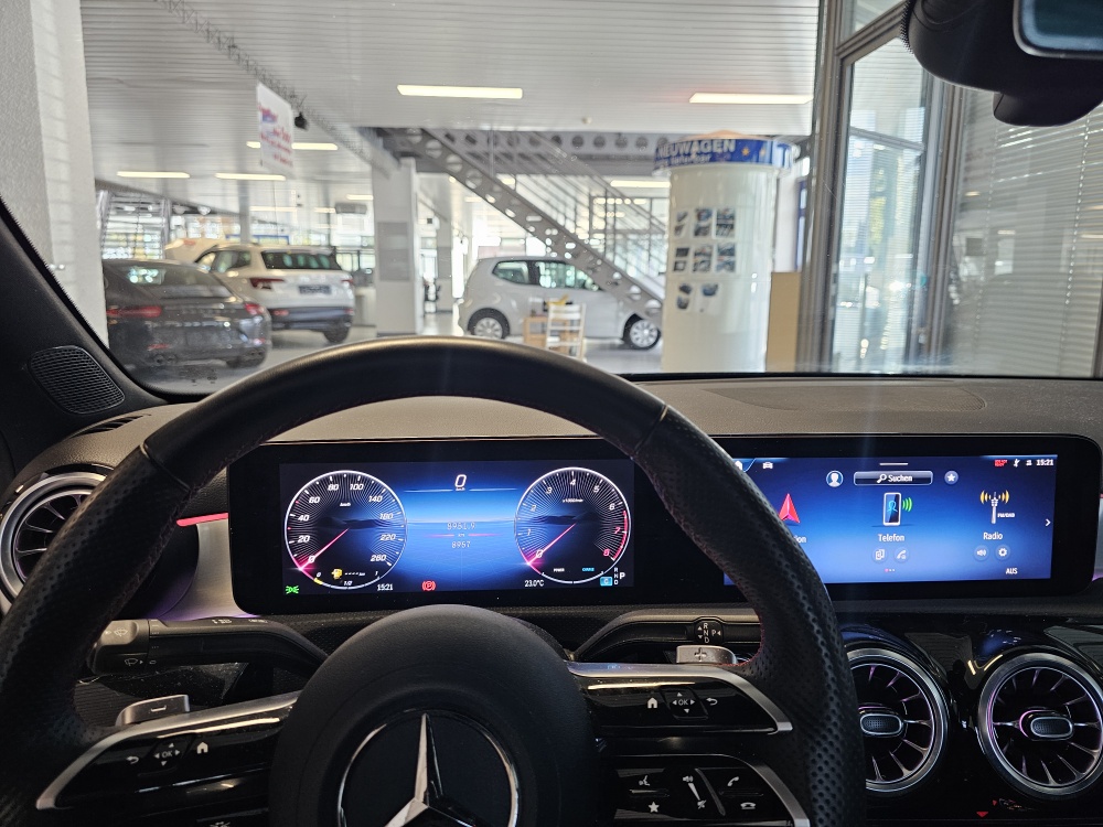 Mercedes-Benz A 180  bei Hoffmann Automobile in Wolfsburg kaufen und sofort mitnehmen - Bild 10