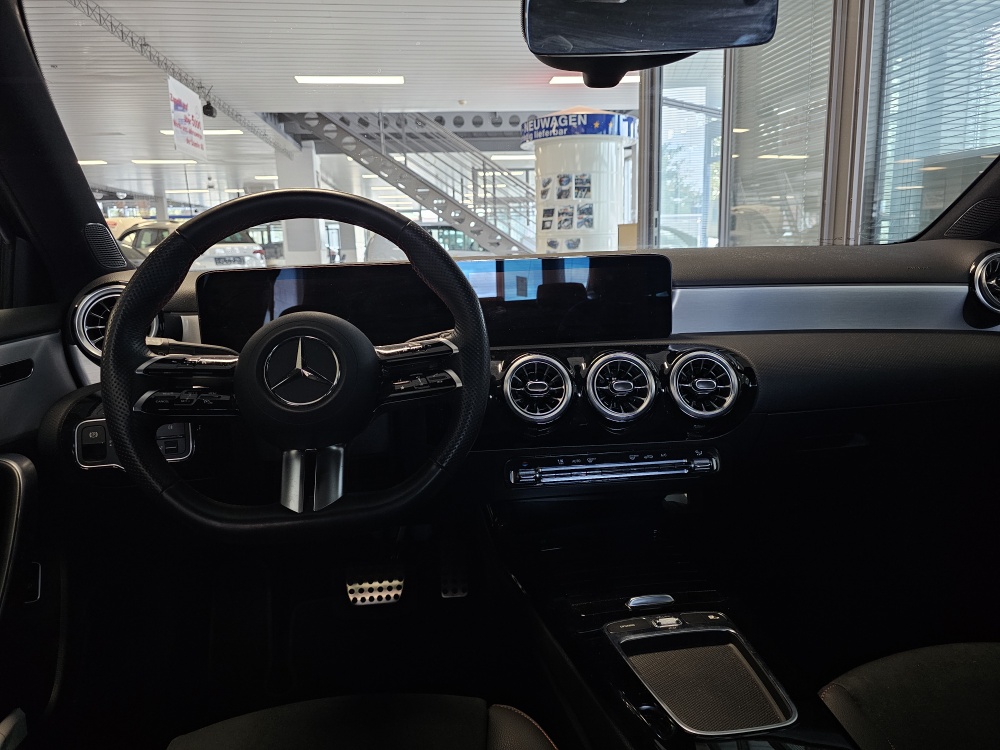 Mercedes-Benz A 180  bei Hoffmann Automobile in Wolfsburg kaufen und sofort mitnehmen - Bild 4