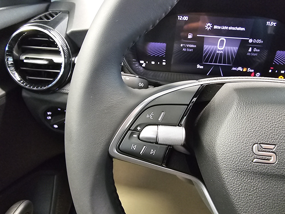 Skoda Fabia  bei Hoffmann Automobile in Wolfsburg kaufen und sofort mitnehmen - Bild 16