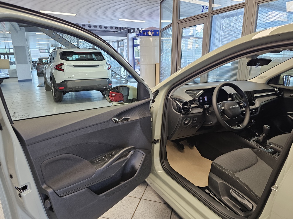 Skoda Fabia bei Hoffmann Automobile in Wolfsburg kaufen und sofort mitnehmen - Bild 21