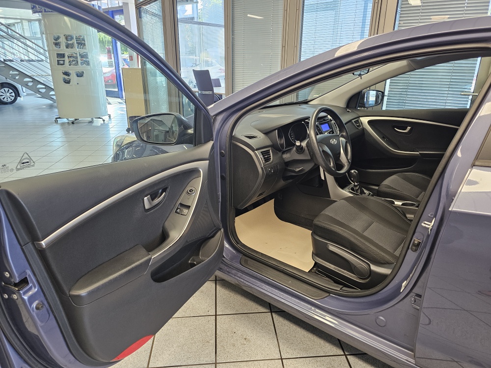 Hyundai i30  bei Hoffmann Automobile in Wolfsburg kaufen und sofort mitnehmen - Bild 11