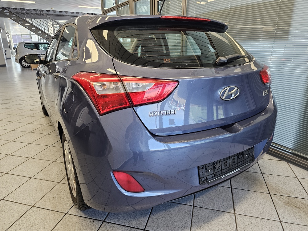 Hyundai i30  bei Hoffmann Automobile in Wolfsburg kaufen und sofort mitnehmen - Bild 2