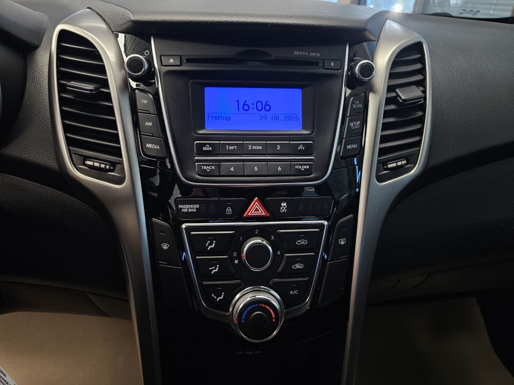 Hyundai i30  bei Hoffmann Automobile in Wolfsburg kaufen und sofort mitnehmen - Bild 7
