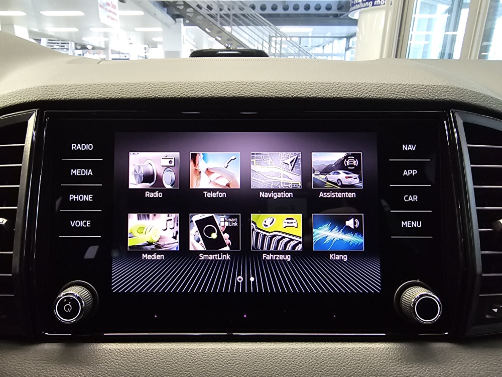 Skoda Karoq bei Hoffmann Automobile in Wolfsburg kaufen und sofort mitnehmen - Bild 12