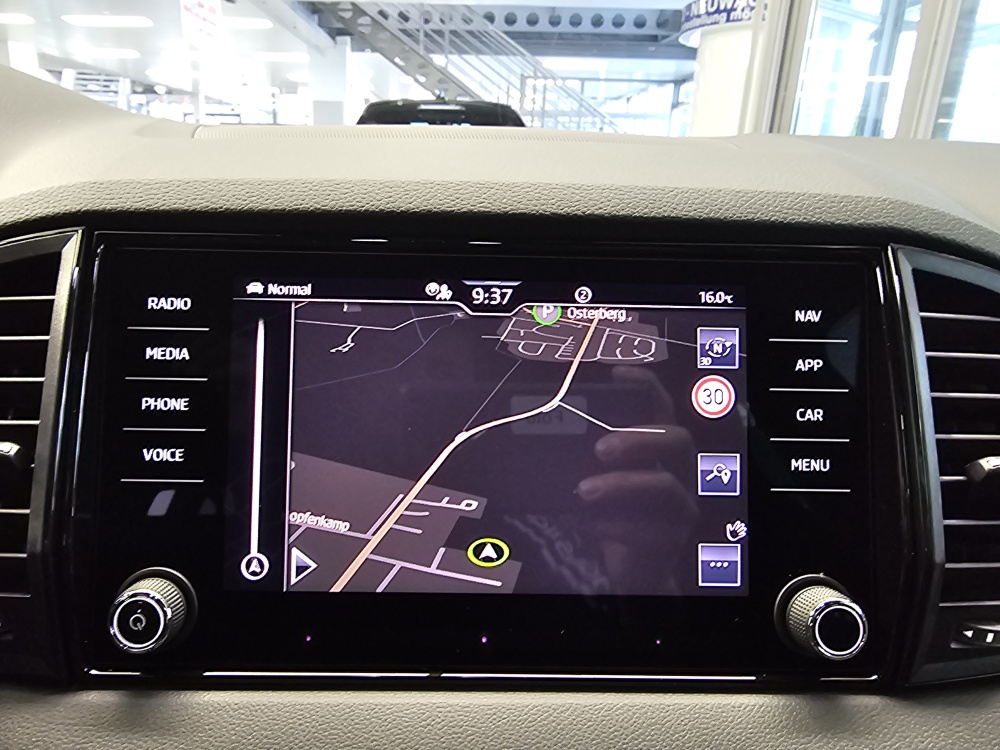 Skoda Karoq bei Hoffmann Automobile in Wolfsburg kaufen und sofort mitnehmen - Bild 15