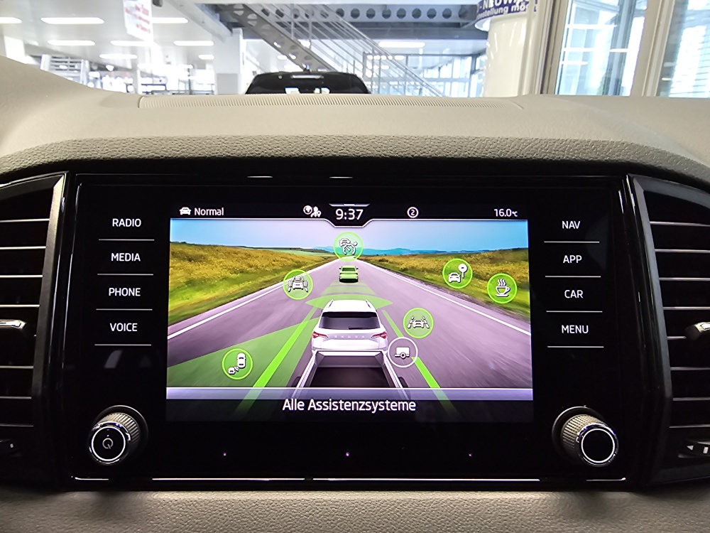 Skoda Karoq bei Hoffmann Automobile in Wolfsburg kaufen und sofort mitnehmen - Bild 16