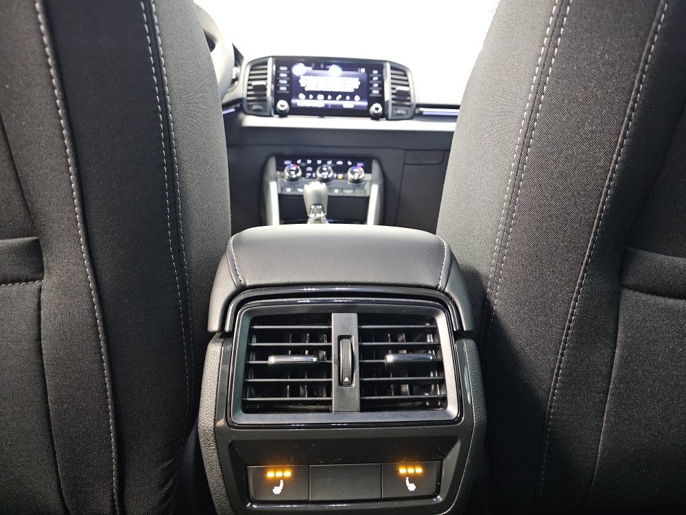 Skoda Karoq bei Hoffmann Automobile in Wolfsburg kaufen und sofort mitnehmen - Bild 8