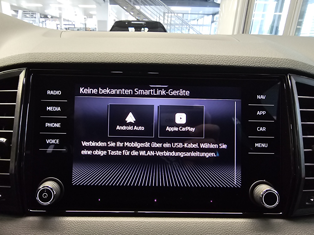 Skoda Karoq bei Hoffmann Automobile in Wolfsburg kaufen und sofort mitnehmen - Bild 18