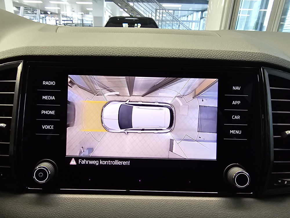 Skoda Karoq bei Hoffmann Automobile in Wolfsburg kaufen und sofort mitnehmen - Bild 21