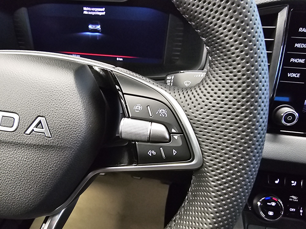 Skoda Karoq bei Hoffmann Automobile in Wolfsburg kaufen und sofort mitnehmen - Bild 22