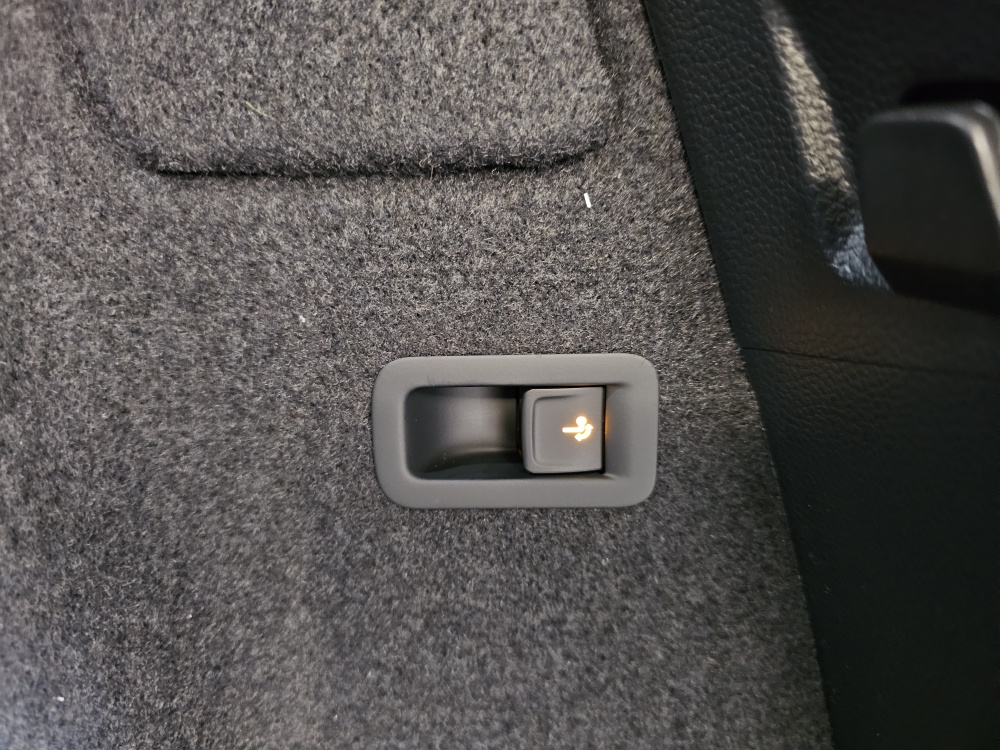 Skoda Karoq bei Hoffmann Automobile in Wolfsburg kaufen und sofort mitnehmen - Bild 3