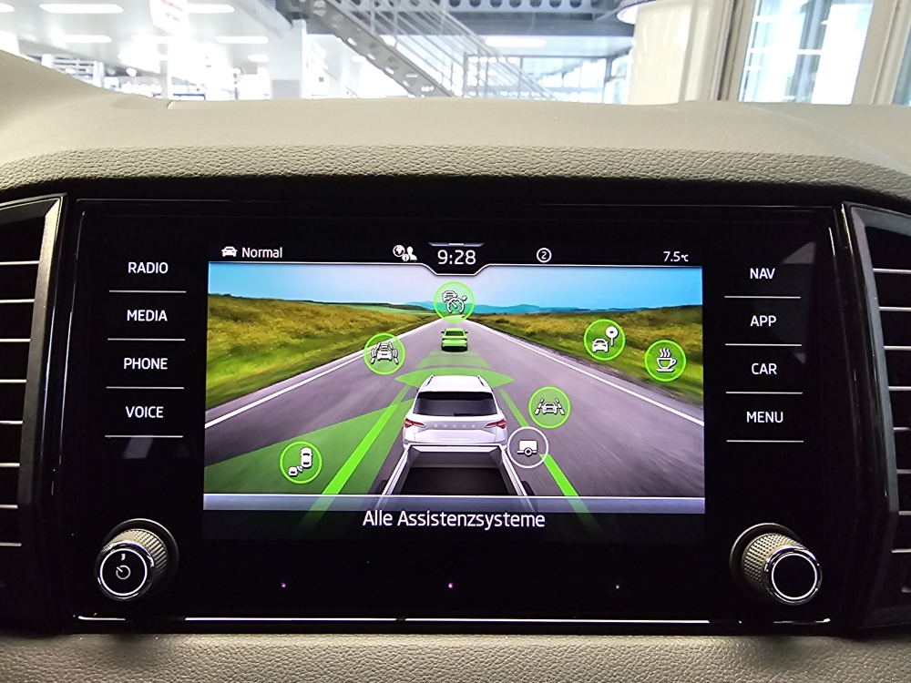 Skoda Karoq bei Hoffmann Automobile in Wolfsburg kaufen und sofort mitnehmen - Bild 16