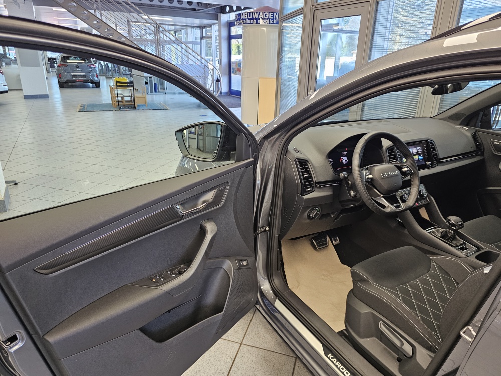 Skoda Karoq bei Hoffmann Automobile in Wolfsburg kaufen und sofort mitnehmen - Bild 30