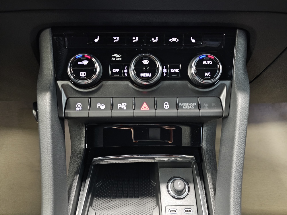 Skoda Karoq bei Hoffmann Automobile in Wolfsburg kaufen und sofort mitnehmen - Bild 11