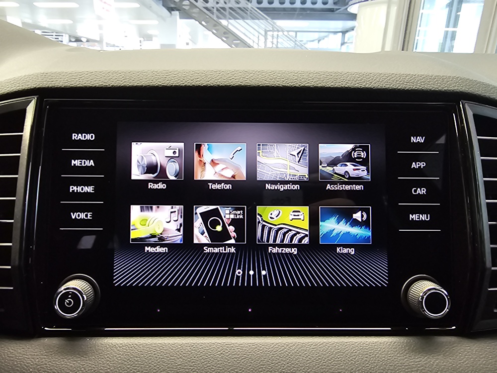 Skoda Karoq bei Hoffmann Automobile in Wolfsburg kaufen und sofort mitnehmen - Bild 12